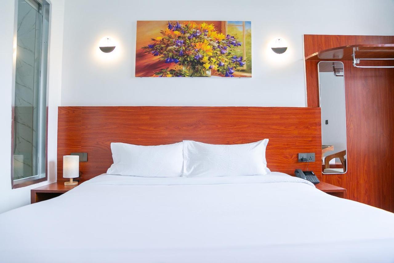 Hotel Totara Dar es Salaam Exteriör bild